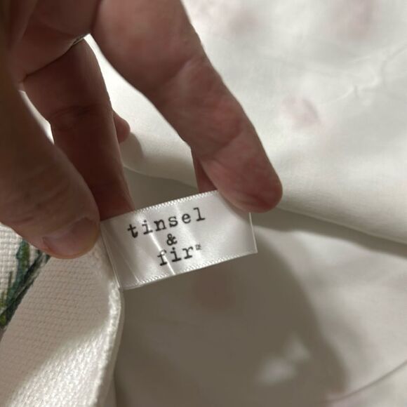 tinsel & fir White Green Red Embroidered Christmas Tree Print Table Runner - Picture 11 of 12